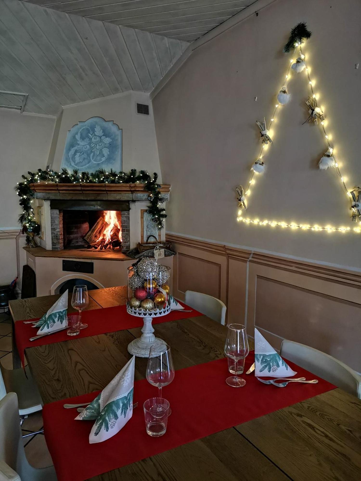 Hotel Pineta Ristorante Country House In Fabriano Campodonico  Exterior photo