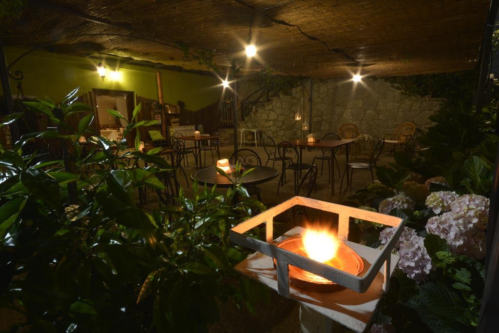 Hotel Pineta Ristorante Country House In Fabriano Campodonico  Exterior photo